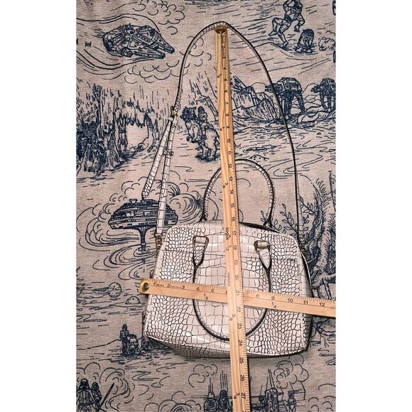 Calvin Klein White Crocodile leather hand bag   Handbag features white “crocodil - Picture 10 of 10